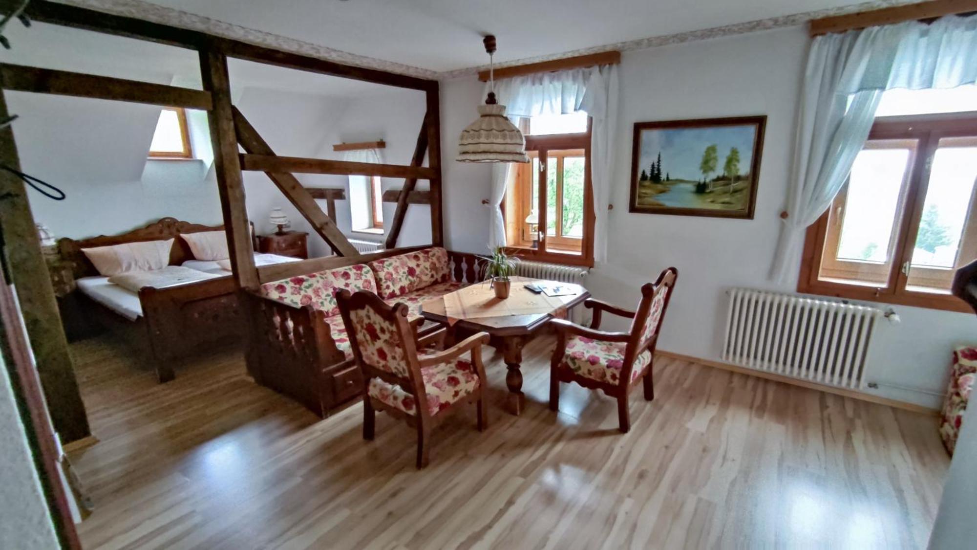 Berggasthaus & Pension Schoene Aussicht Klingenthal Ngoại thất bức ảnh