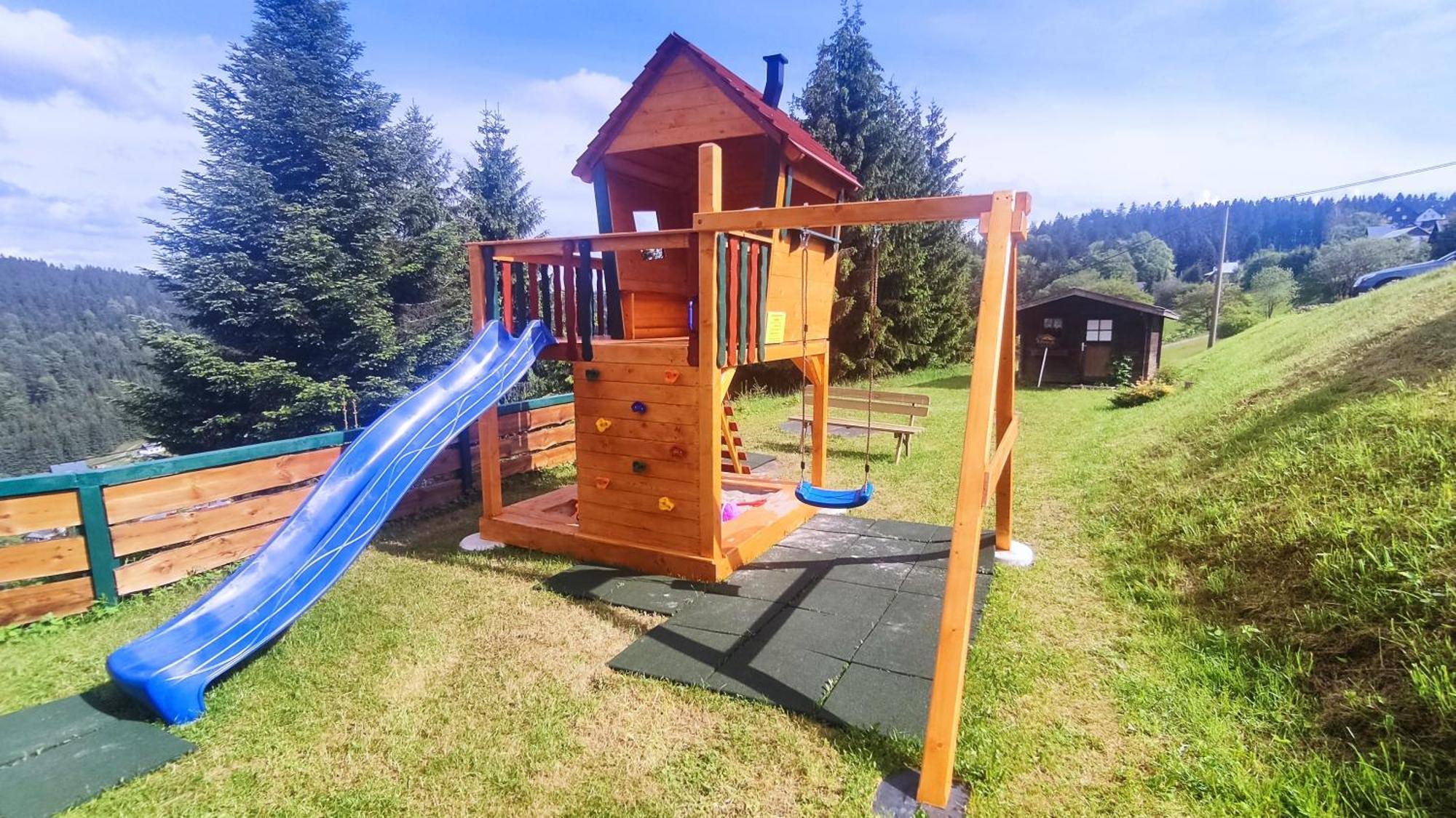 Berggasthaus & Pension Schoene Aussicht Klingenthal Ngoại thất bức ảnh